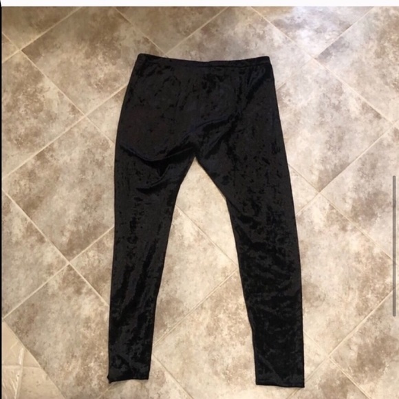 🆕 Adam Levine velour solid black stretchy leggings size large pull on - Picture 6 of 9